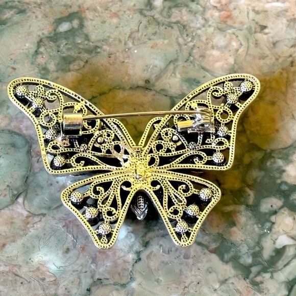 Crystal Butterfly Brooch Pin - Picture 3 of 3